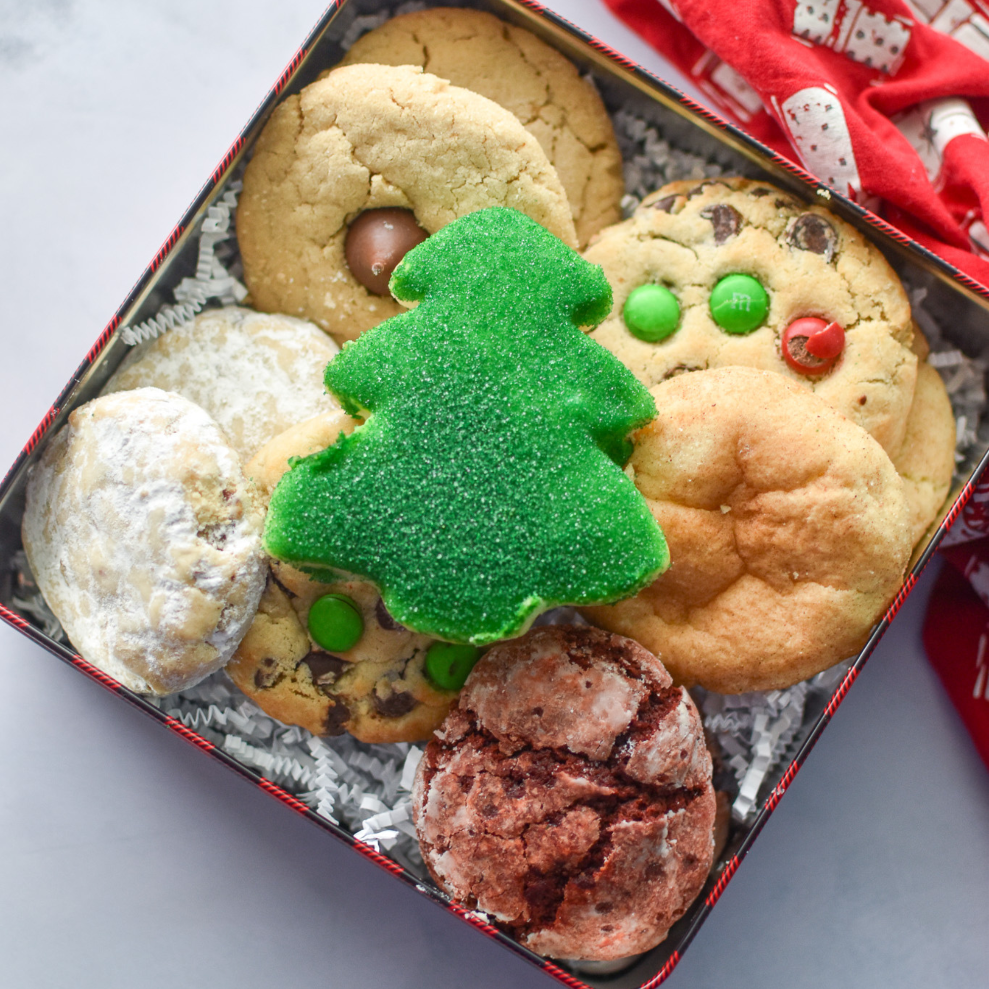 https://sprinklesandspoons.com/cdn/shop/files/glutenfreechristmascookies_2.png?v=1701296135